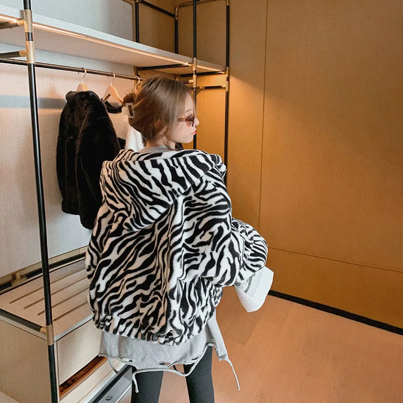 Winter Slim Imitation Otter Rabbit Fur Coat Short Thick Warm Horse Printed Coat for Women Thick Warm Fur Jacktes 2023 Outerwear