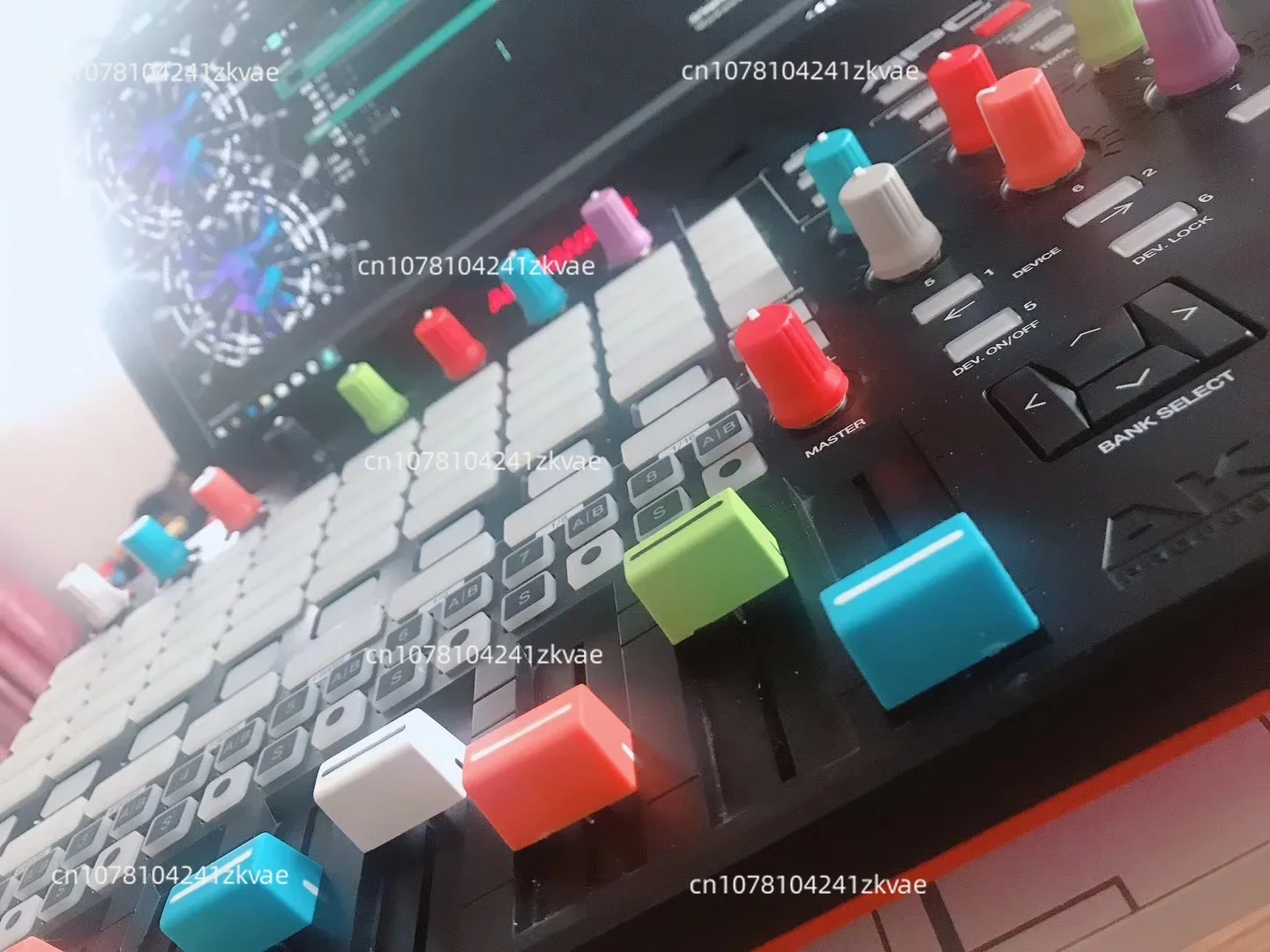 Профессиональный контроллер APC40 MKII