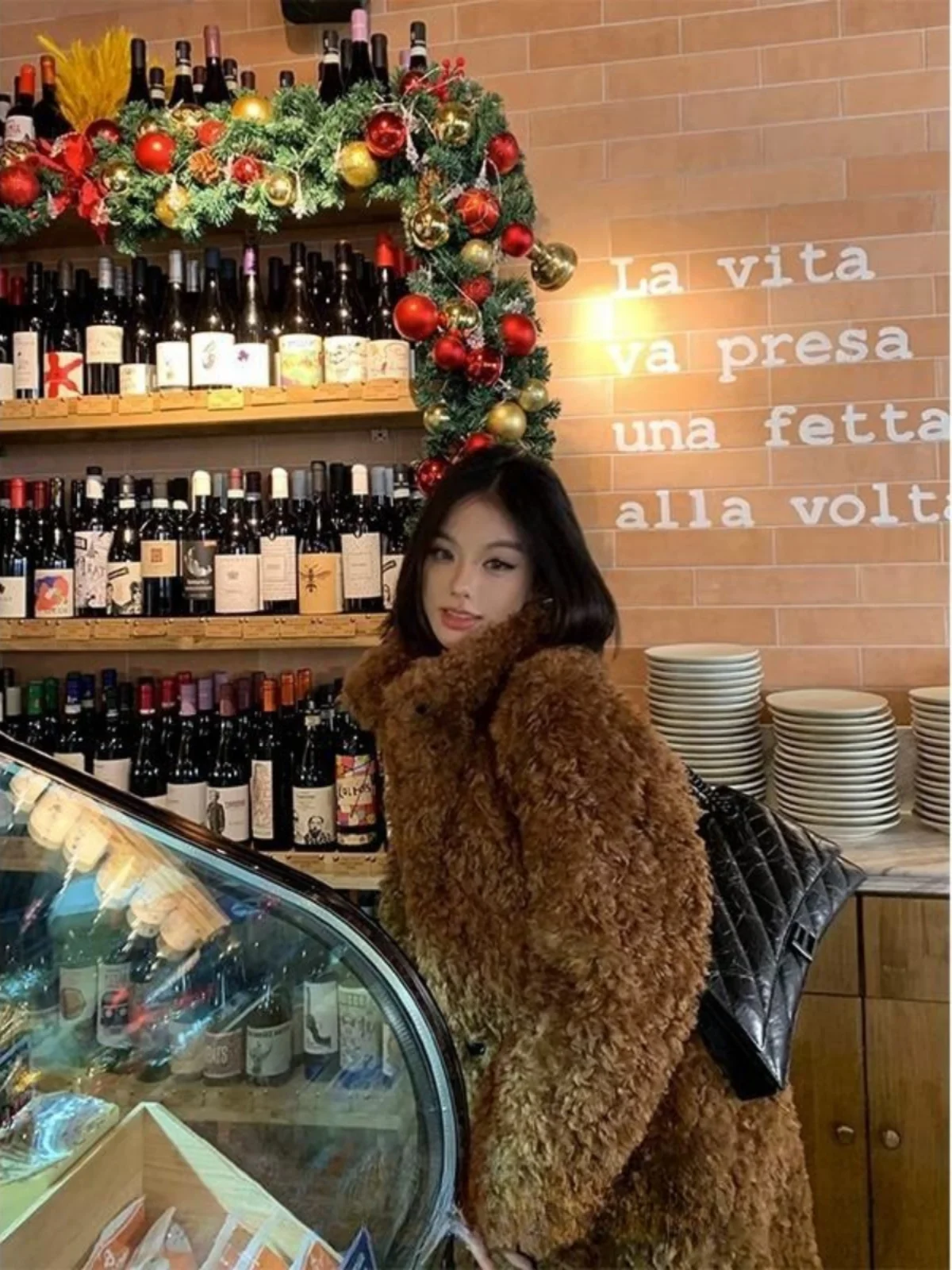 Теплая верхняя одежда из овечьей шерсти женская средней длины свободная