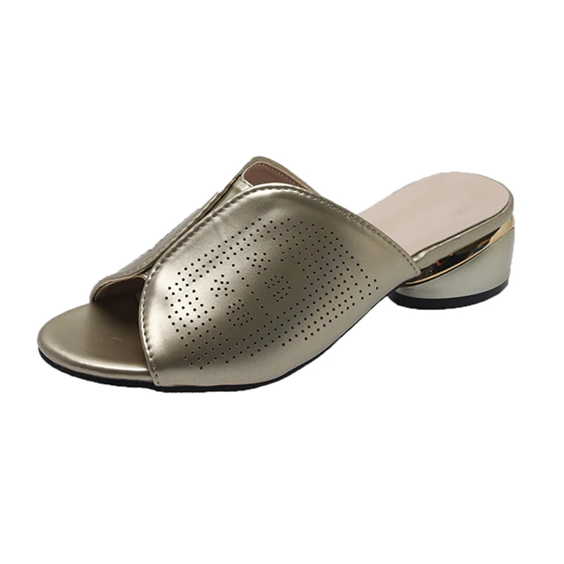 Женские шлепанцы на квадратном каблуке