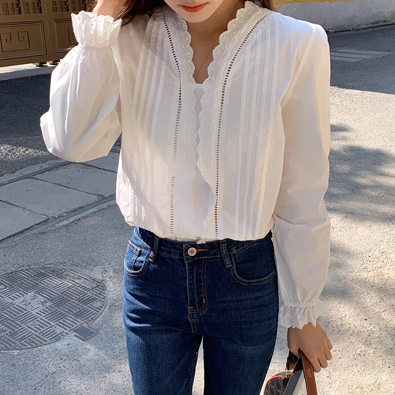 

Шифоновая женская блузка, Модная белая кружевная рубашка, летний однотонный топ с V-образным вырезом и длинным рукавом, Свободная Женская од...