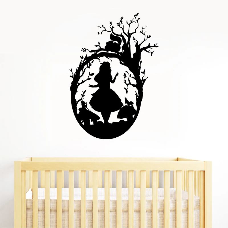 Виниловая наклейка Алиса в стране чудес |