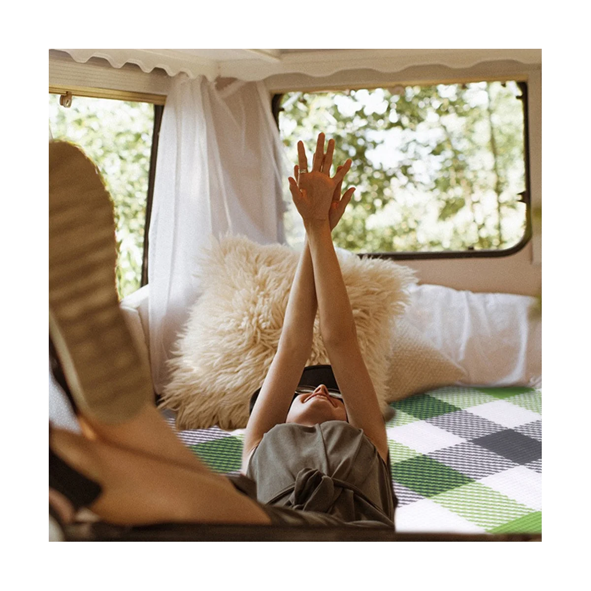 

Waterproof Camping Mat 8mm Tent Mattress Waterproof Aluminum Foil Foldable Picnic Beach Pad 200 x 150cm