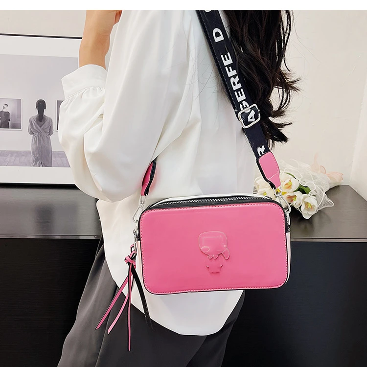 

Новинка 2023, сумки для женщин от известного бренда, дизайнерская простая повседневная модная трендовая сумка-мессенджер через плечо с мультяшными буквами и широким ремешком