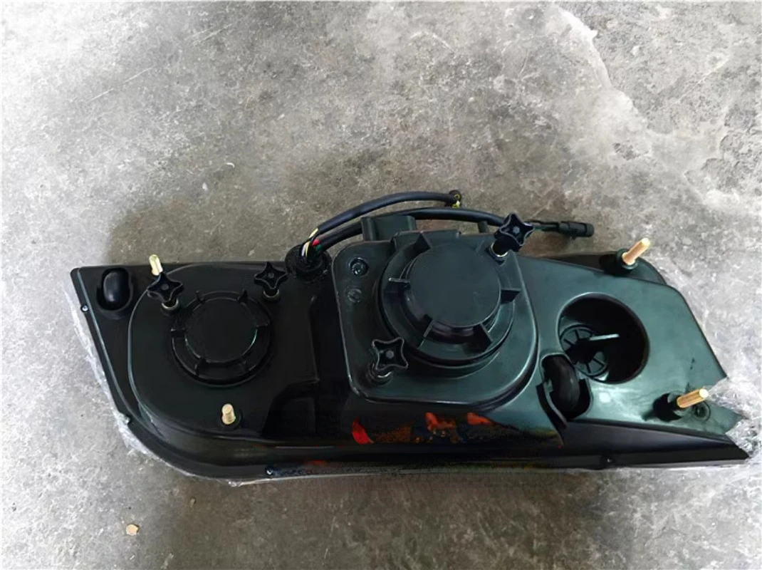 Применимо к Xiamen Golden Travel автобусная фара Xml6145 фотолампа в сборе