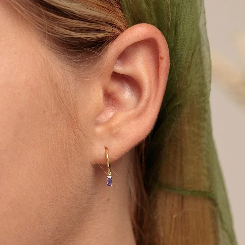 Рисунок 3 - Женские серьги-гвоздики из серебра