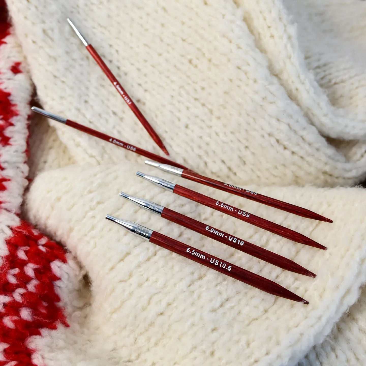 Фото Новые спицы Knitpro Amore Red Regular 5 дюймов с съемным кольцом из березы, гладкие. №1
