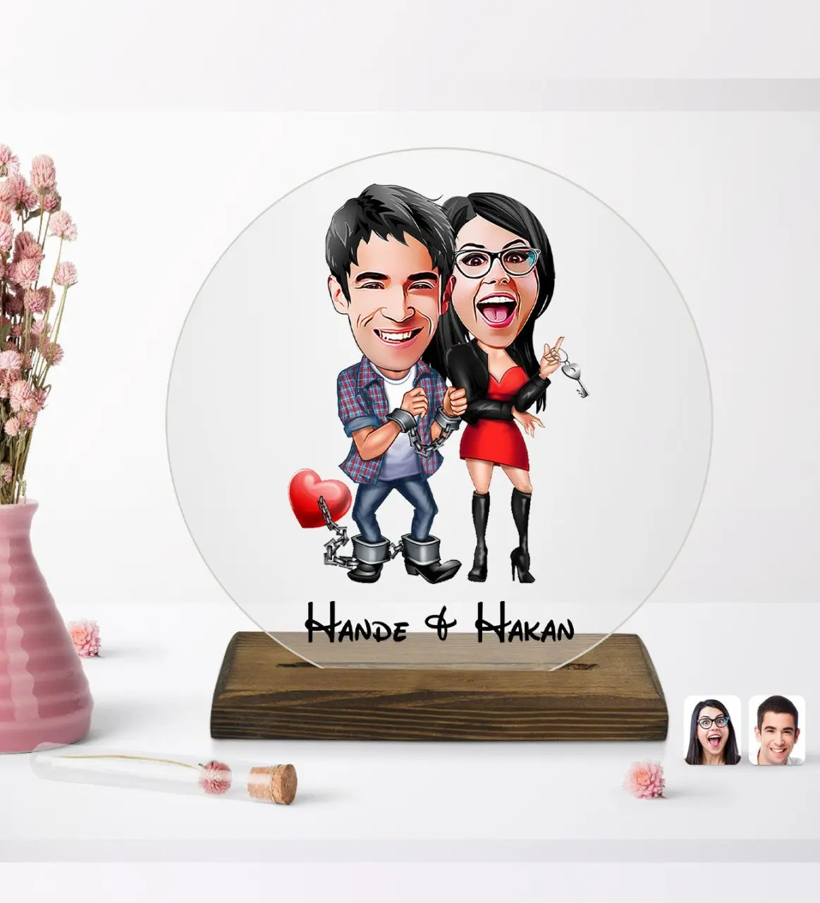 

Personalized valentine cartoon round wooden stand Biblo-1