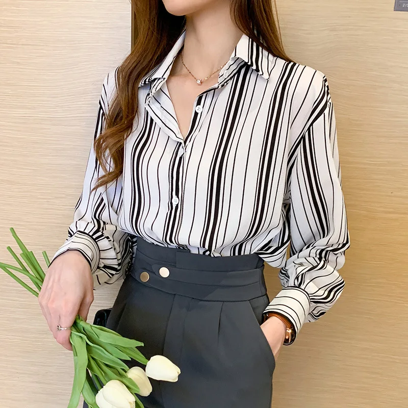 

2021 Autumn New Korean vertical stripe long sleeve fashion shirt for women loose shirt for women elegant N1052