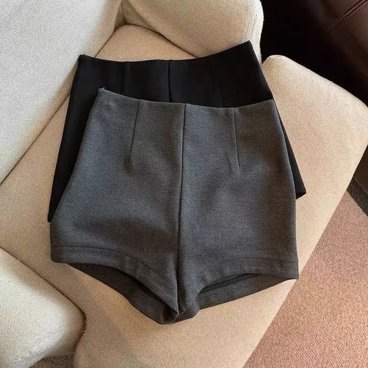 Женские короткие шорты