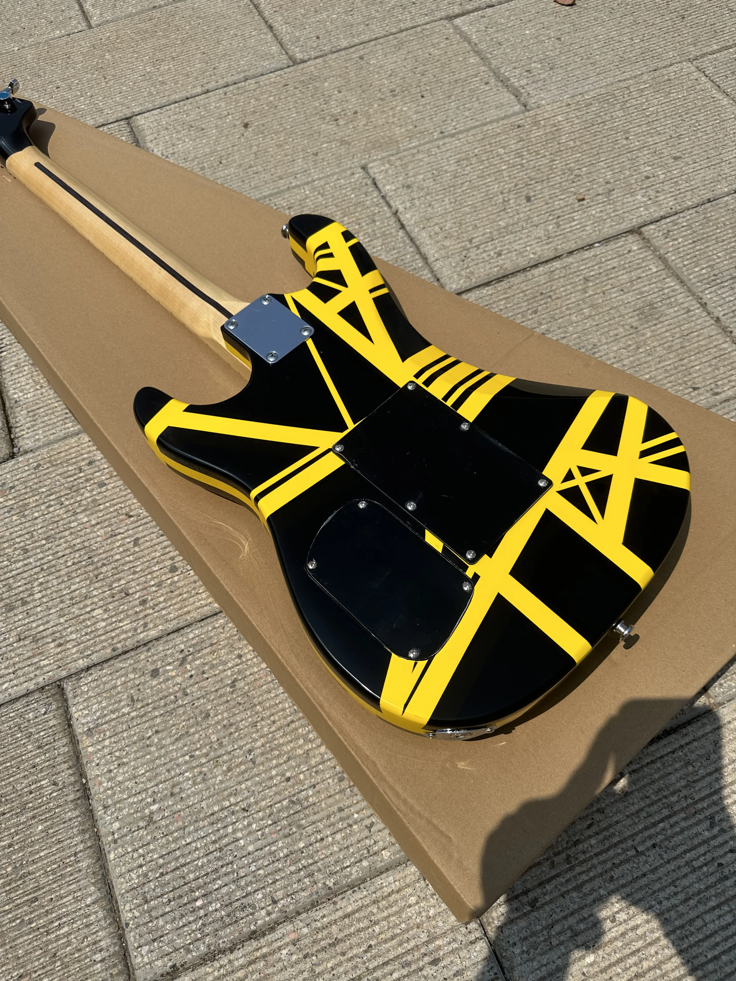 Электрогитара 5150 импортный корпус из ольхи накладка на гриф канадского клена