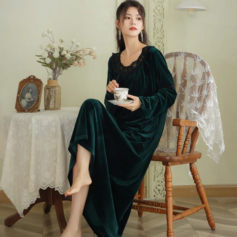 Lace round neck long sleeved plush nightdress women's winter long skirt warm golden velvet nightgown loose oversize home clothes
