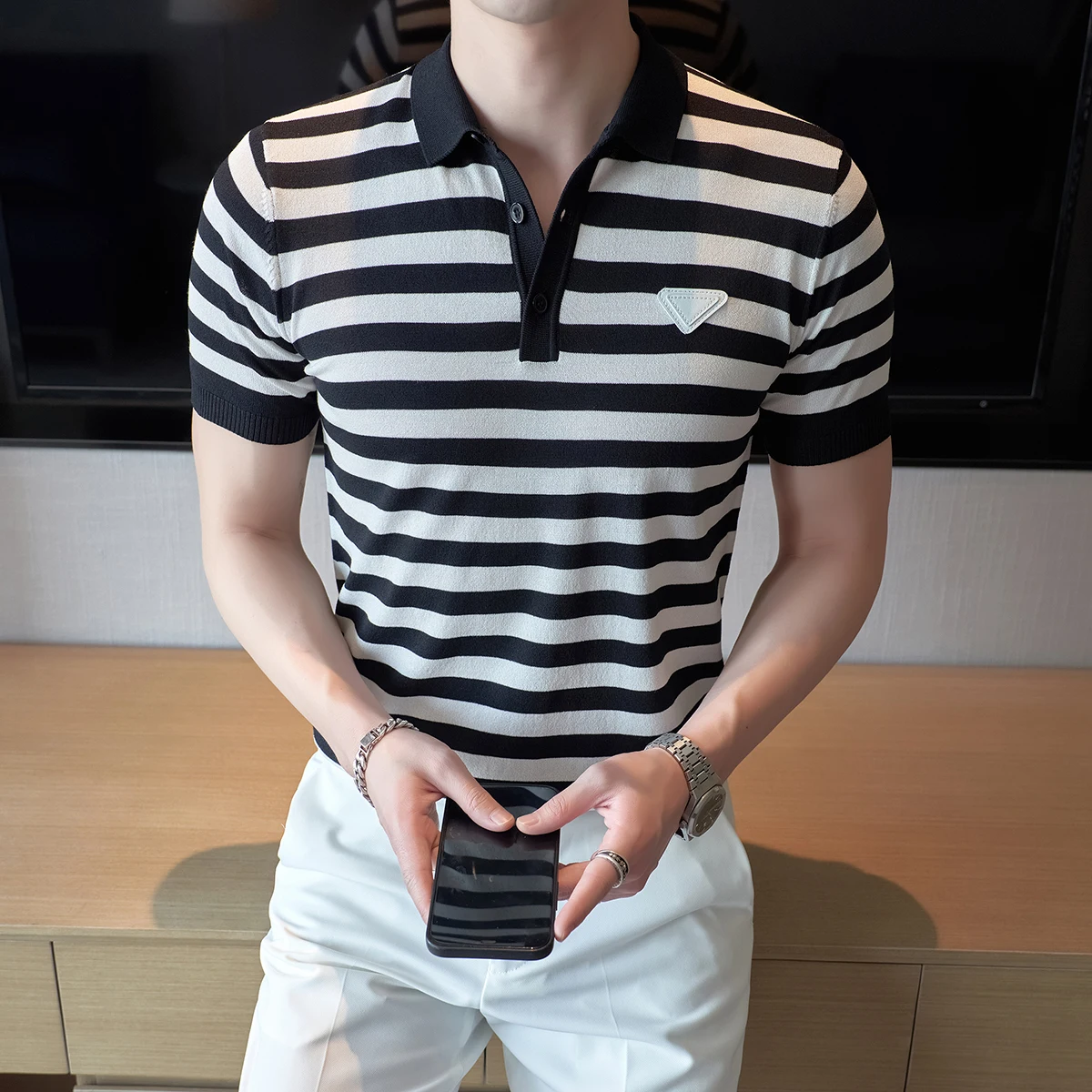 

Модная мужская Тонкая трикотажная уличная одежда в полоску с коротким рукавом, тонкие облегающие мужские топы из ледяного шелка, Корейская одежда H59