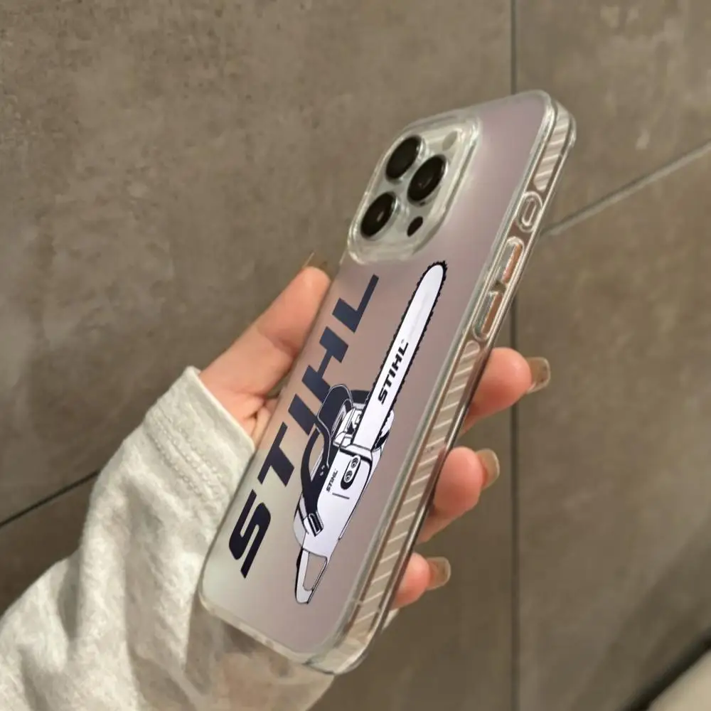 Фото Чехол для телефона XAXC S-STIHLs Chainsaw Logo для iPhone 16 15 14 13 12 11 Pro Max, черный матовый, многоцветный, лазерный, металлический, с эффектом Авроры №2