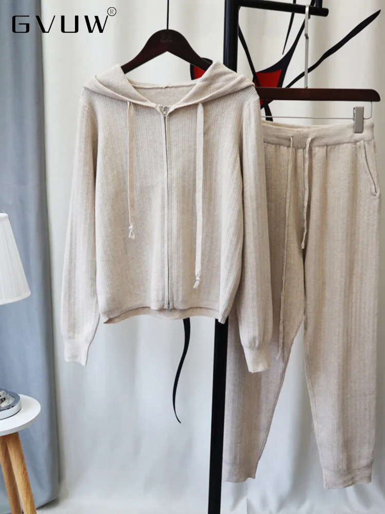 

Женский вязаный комплект из 2 предметов GVUW, кардиган на молнии с капюшоном, женские элегантные утепленные повседневные брюки, трендовая Осе...