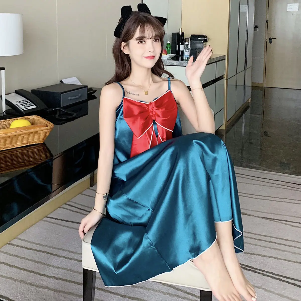 

Princess Home Dress Satin Lady Strappy Nightgown with Bow Kawaii Sleepshirt Loose Spaghetti Strap Court Style Nightwear Homewear