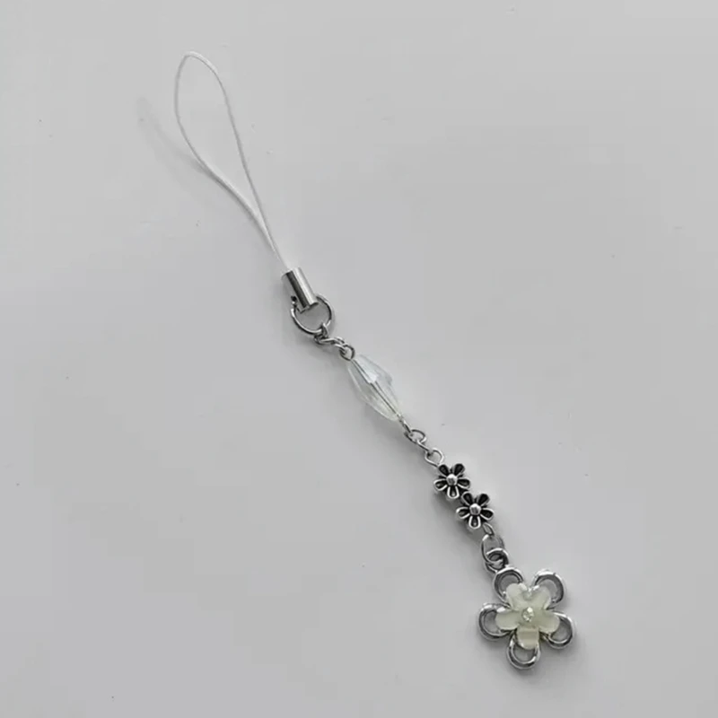 Цепочка для телефона ручной работы из бисера четырехлистный клевер подвеска