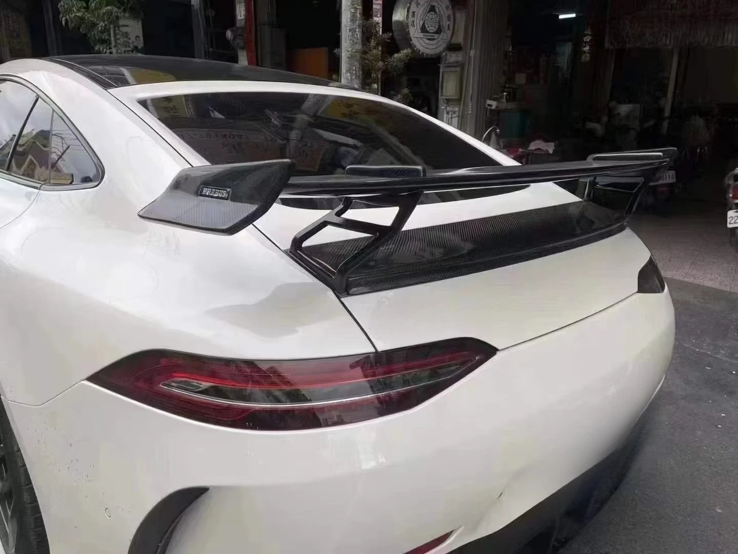 Фото Новый карбоновый спойлер в стиле RT900 для Mercedes-Benz AMG GT50 GT63, улучшенный карбоновый спойлер для AMG GT50 GT63 №3