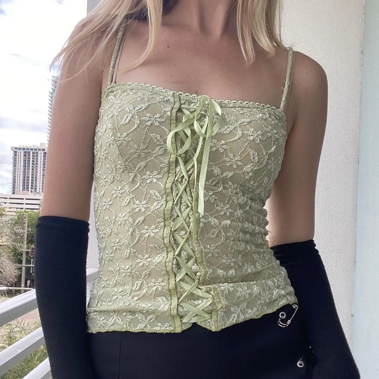 

Новая модная женская кофта на бретелях-спагетти с цветочным узором на завязках в стиле пэчворк облегающие летние топы для вечерние ринки кл...