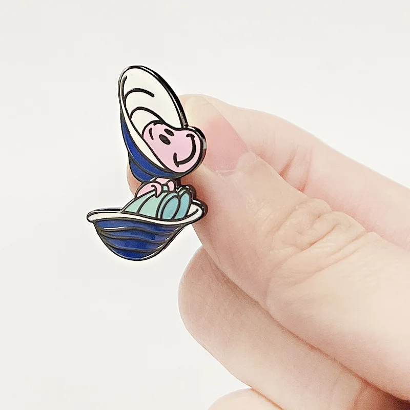 

Cute Cartoon Baby Oyster Metal Badge Jewelry Creative Alice in Wonderland Pins Fashion Women's Lapel Pins Accessories Kids Gifts