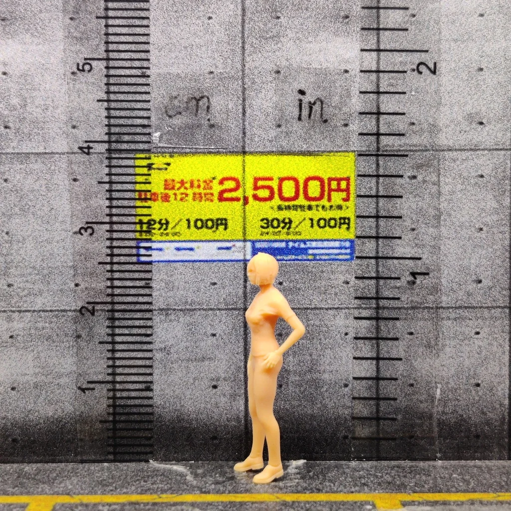 

1/64 1/43 Scale Model Resin Short Hair Standing FemaleUncolored Miniature Diorama Hand-painted S819