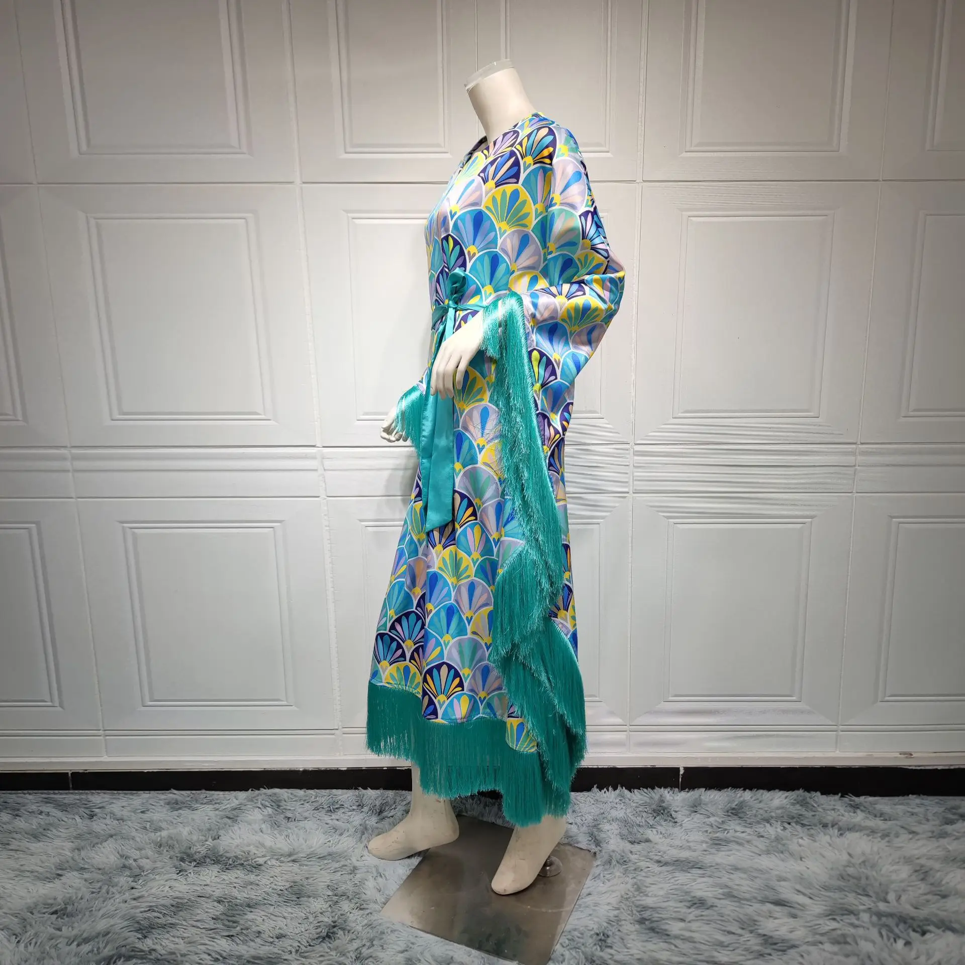 Women Dresses for  Muslim Abaya Tassel Sequins Loose Kaftan Dubai Turkey Islamic Jalabiya Arab Robe Moroccan Caftan Gown