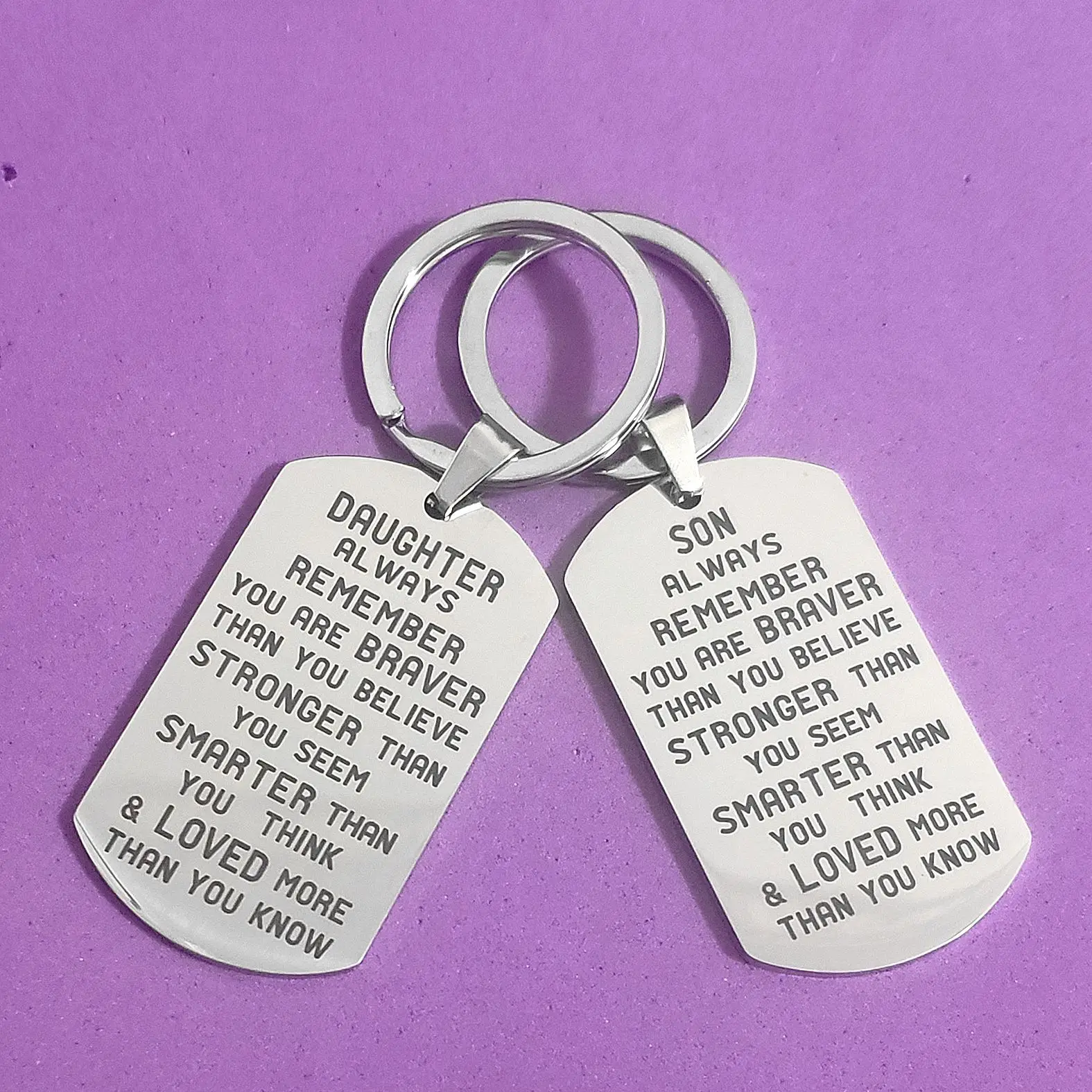 

Creative Keys Holder Kid Gifts Graduation Birthday Stainless Steel Keyring SON DAUGHTER Military Tags Keychain Car Carabiner