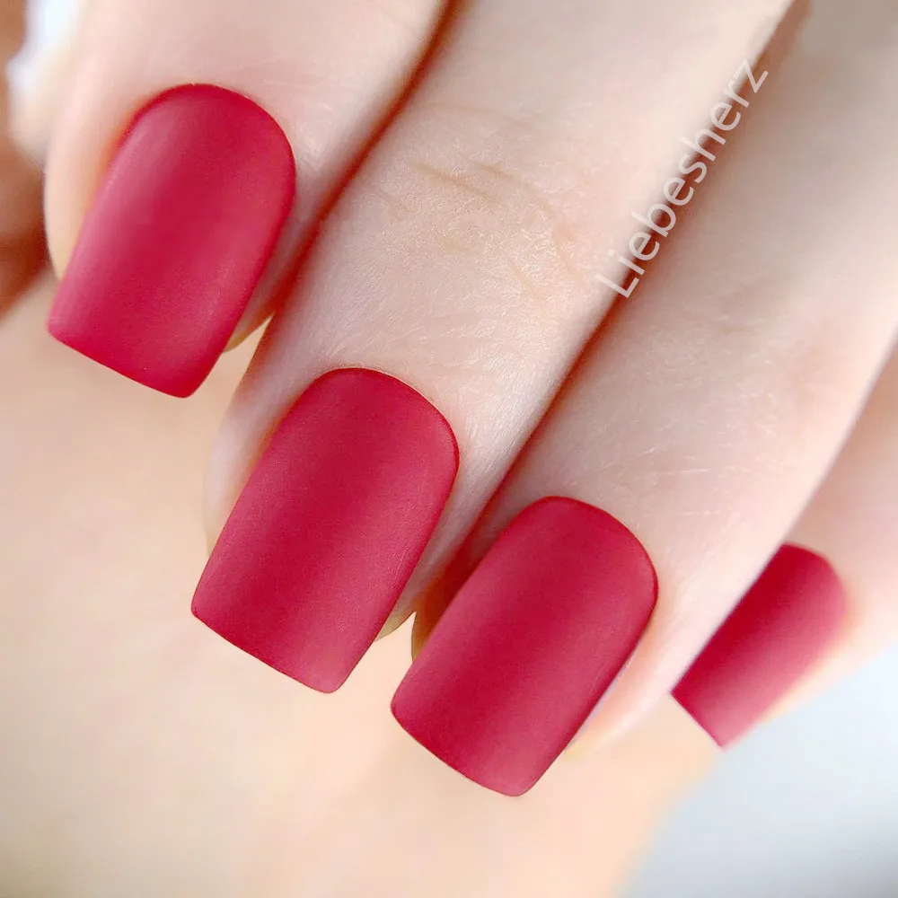 

24Pcs Matte Red Short Fake Nails With Jelly Glue Artificial Press On False Nails Full Cover Fingernails Manicure Tool
