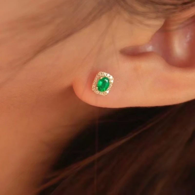 Элегантные классические серьги-гвоздики из 18-каратного твердого золота с