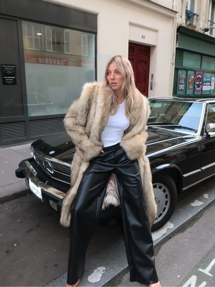 Женская куртка из искусственного меха