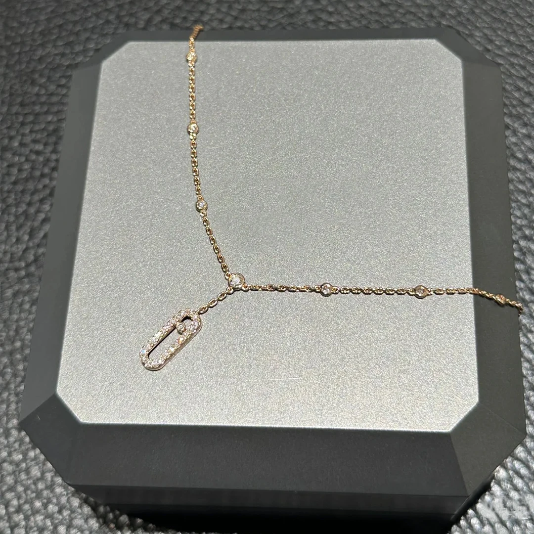 925 пробы серебряный с одним бриллиантом. Изысканные женские ювелирные изделия