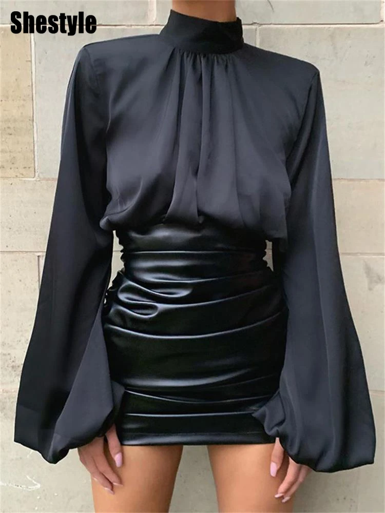 Бюстгалтерсіз блузкада Бюстгалтерсіз блузкада