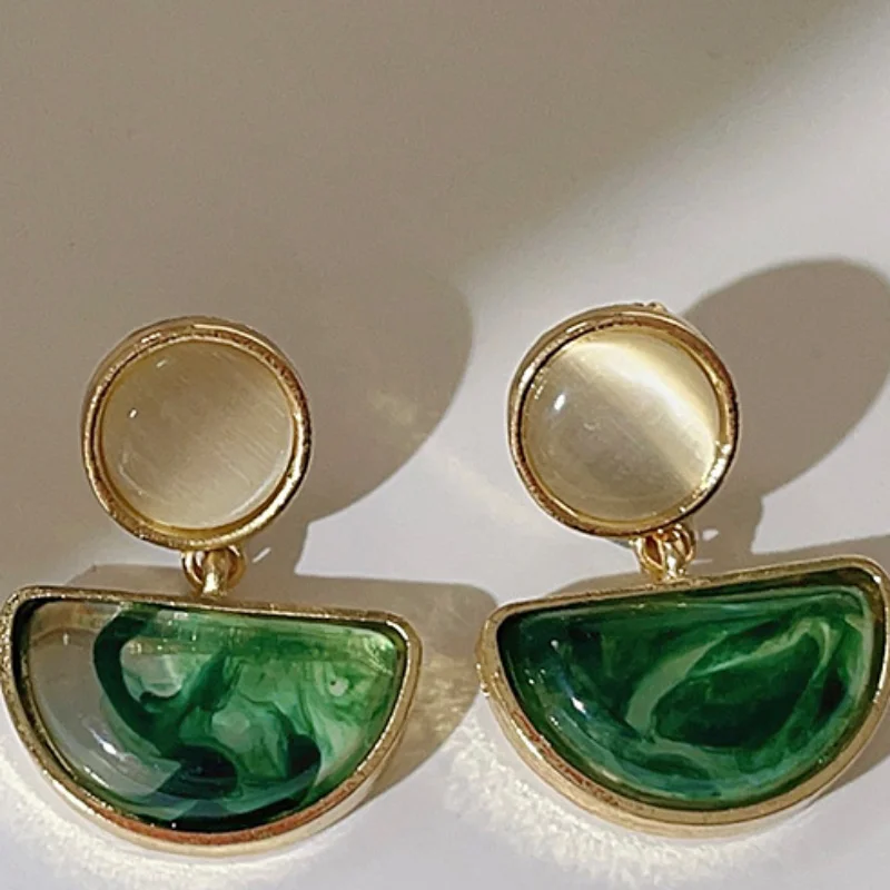 Draweye Green Geometric Stud Earrings for Women Korean Fashion Office Lady Sweet Jewelry Vintage Spring Summer Pendientes