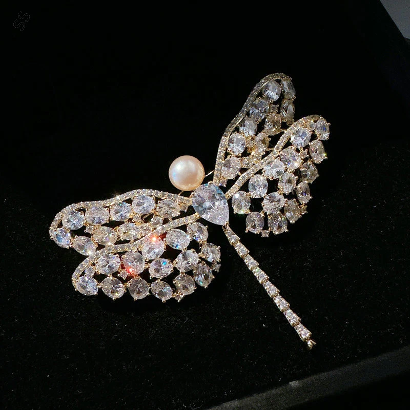 

Latest Vintage Fashion Women's Brooches Dragonfly Animal Corsage Series Hand-inlaid White Zircon Gemstone Decorated