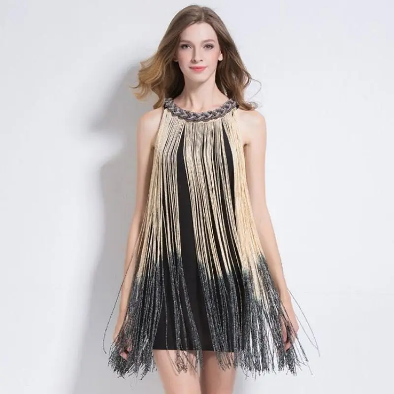 

Женское летнее платье с постепенной бахромой без рукавов