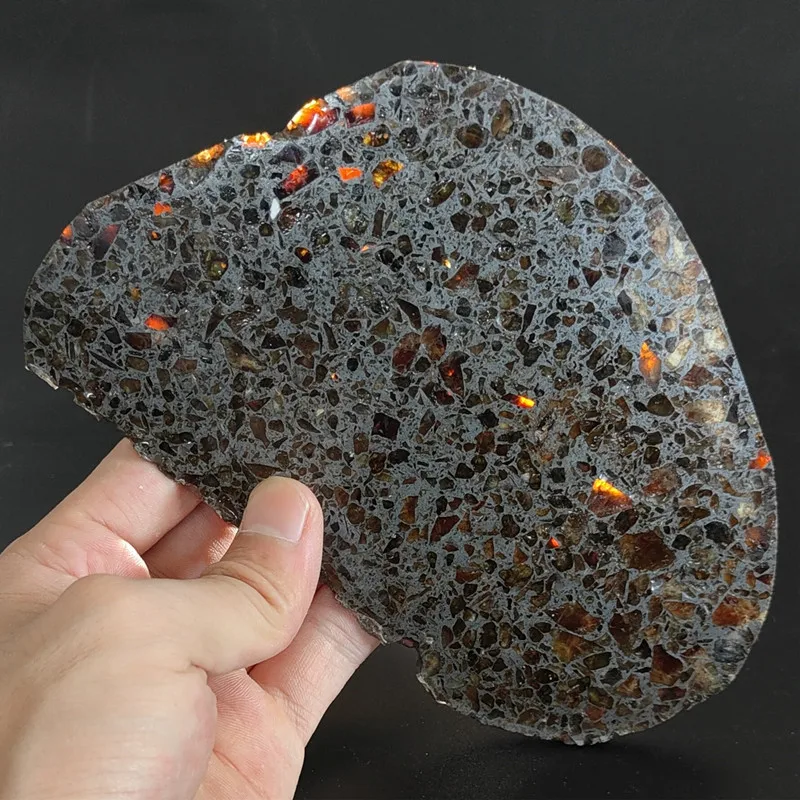 

High-quality 176g Kenyan Olive Meteorite Large Slice Specimen Best Olive Meteorite Ornaments Handicraft Size 167*110*4MM