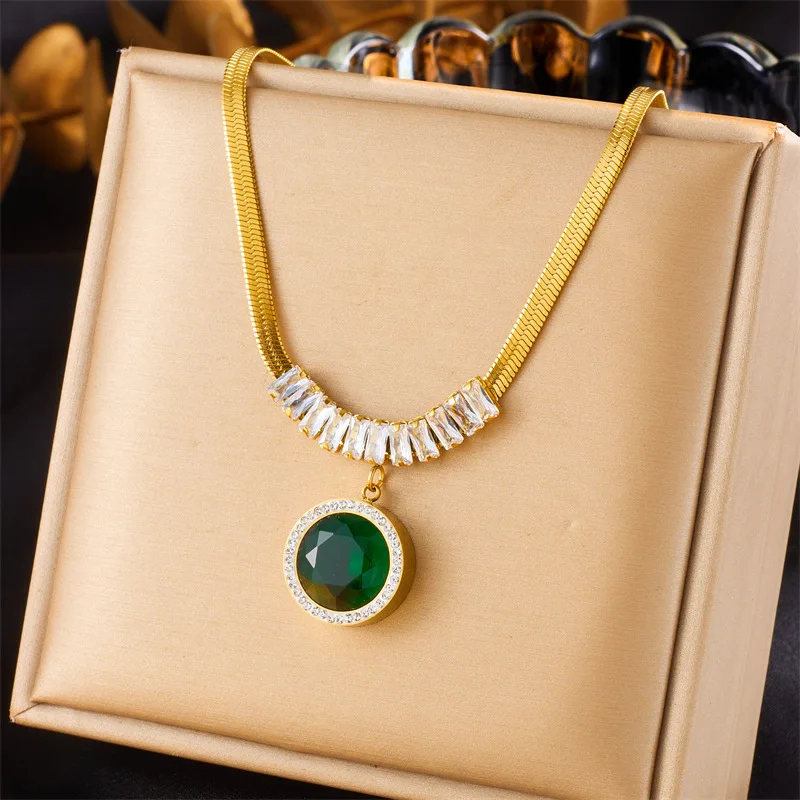 Ожерелье и серьги из нержавеющей стали с изумрудом