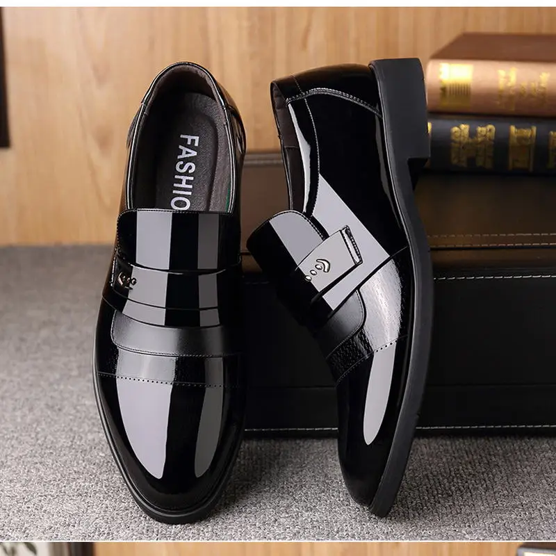

New spring and summer fashion men's casual leather shoes