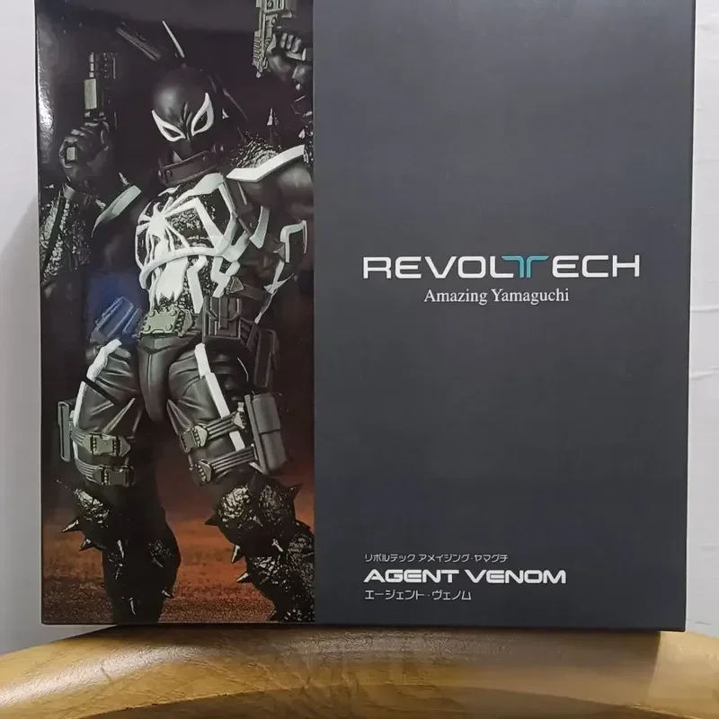 Экшн-фигурка из ПВХ Веном