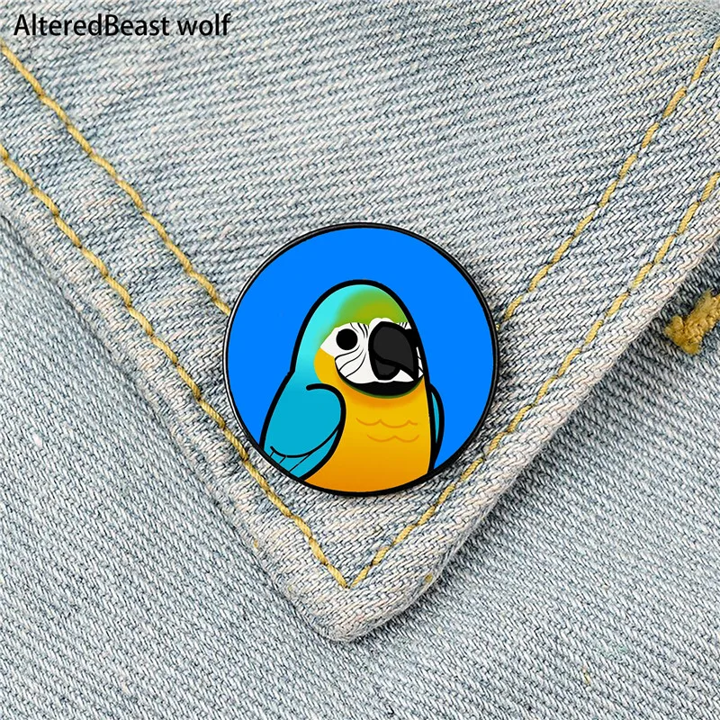 

Blue Gold Macaw Parrot Pin Custom Funny Brooches Shirt Lapel Bag Cute Badge Cartoon Jewelry Gift for Lover Girl Friends