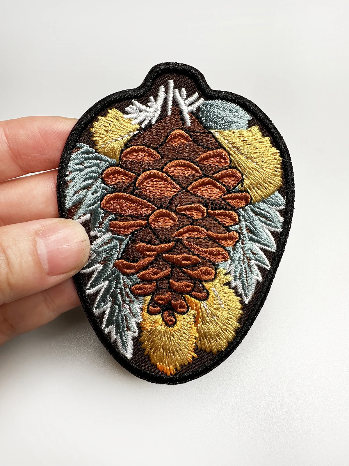 Нашивки с вышивкой из сосновой шишки карри для одежды железо на лесу мультяшная