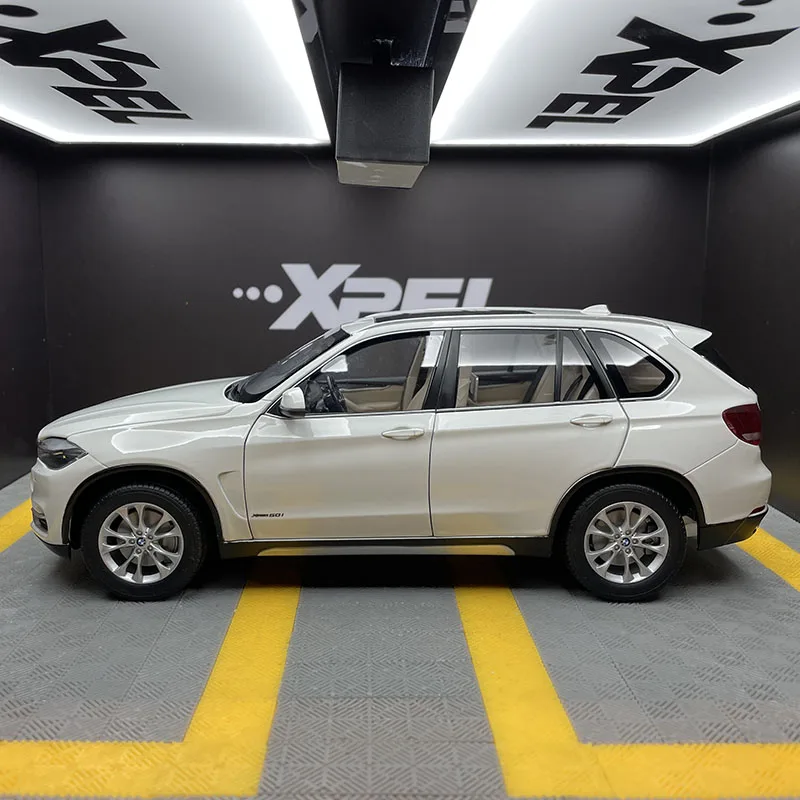 Коллекция полноразмерных моделей автомобилей из сплава Paragon 1:18 X5 F15