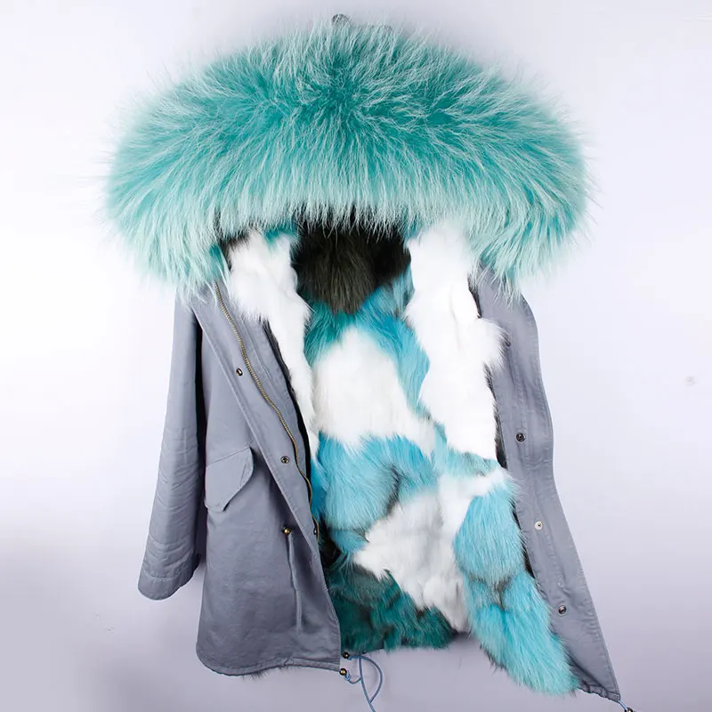 Женская длинная парка на лисьем меху с большим капюшоном из меха енота |