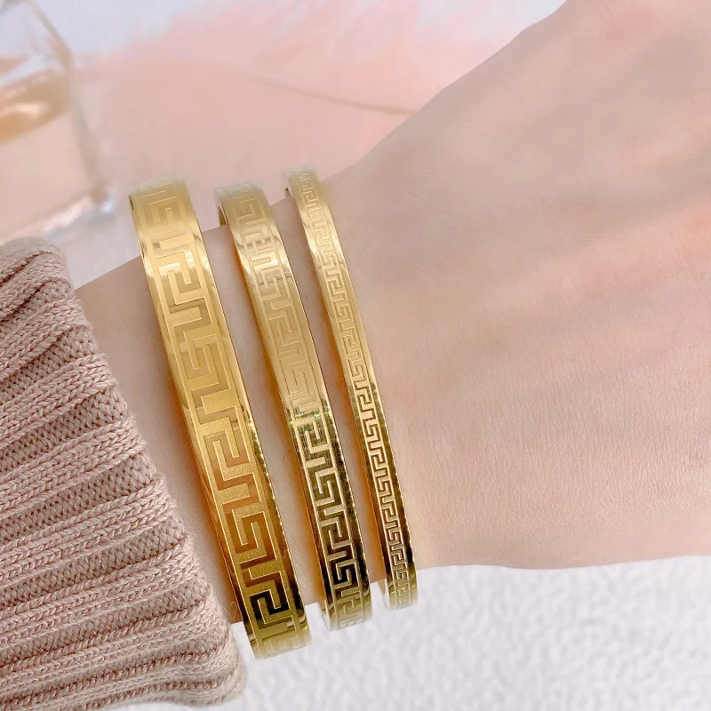 

Women's Jewelry Anniversary Gift Titanium Steel Fashion Couple Bracelet Classic Fashion Maze Print