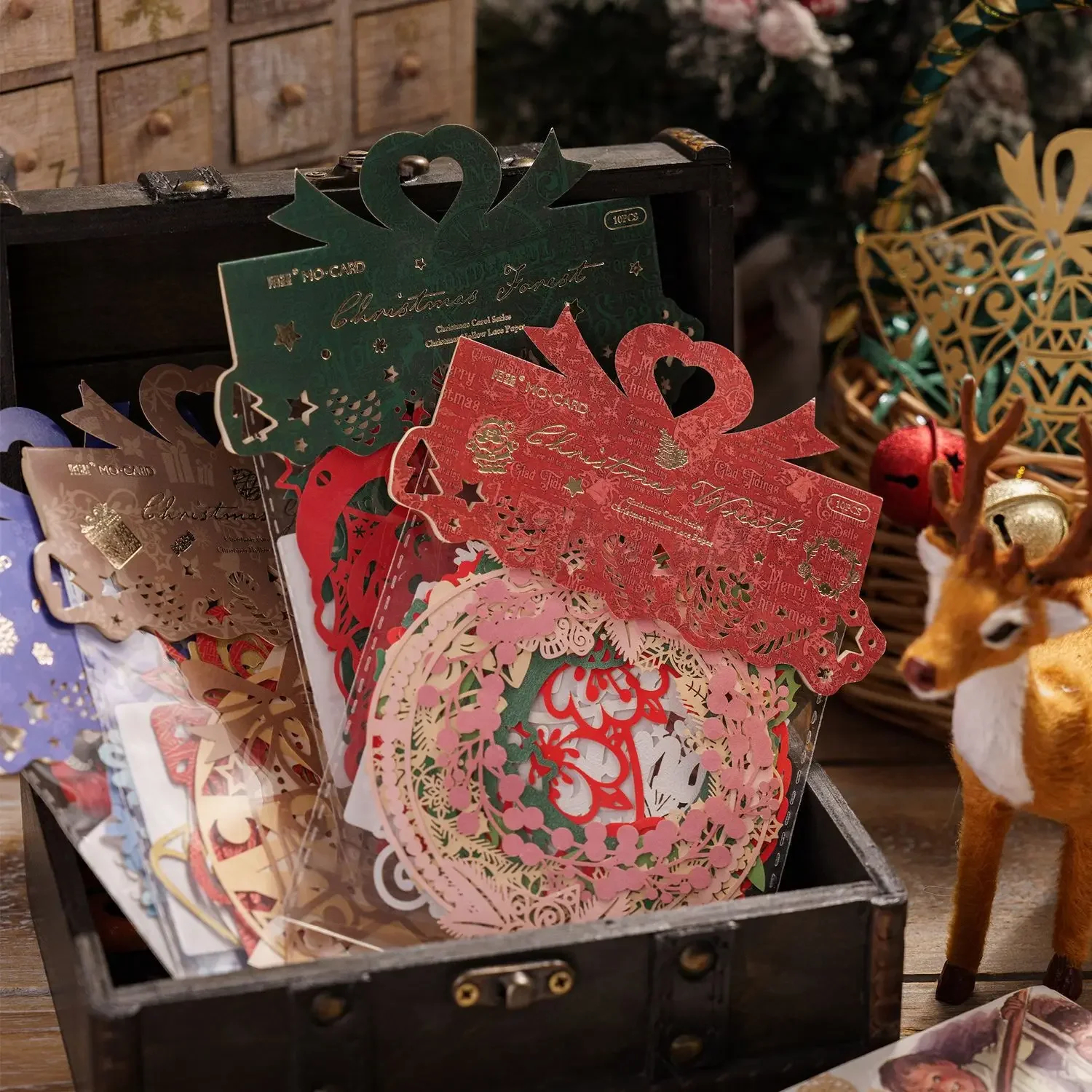 

10pcs Junk Note Craft Cutout Material Paper Vintage Merry Christmas Scrapbook Paper Various Patterns DIY Card Making Supplies