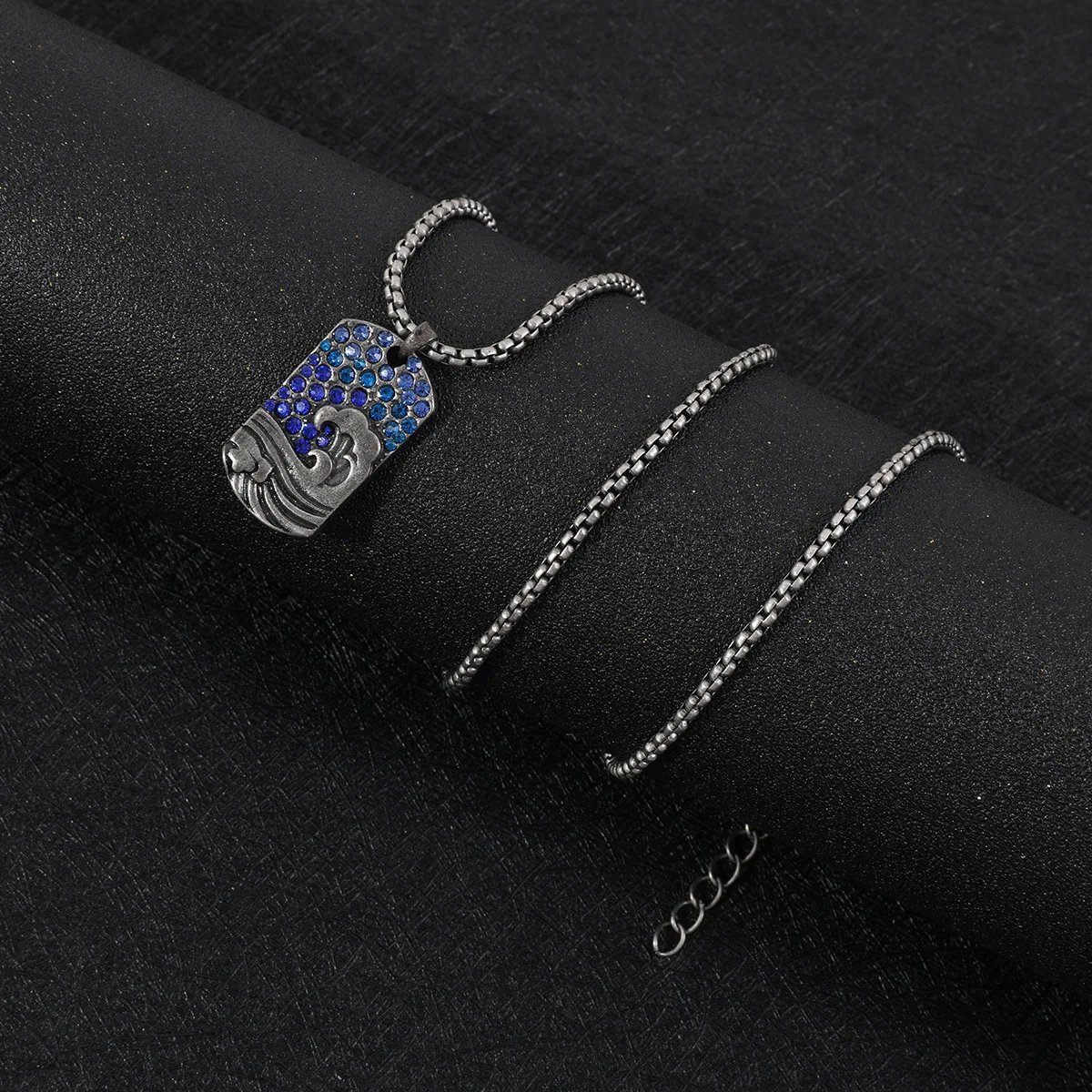 

Alloy Blue Ocean Wave Pattern Pendant Necklace for Men Boys Hip Hop Punk Fashion Trendy Accessories Sweater Chain Jewelry Gift