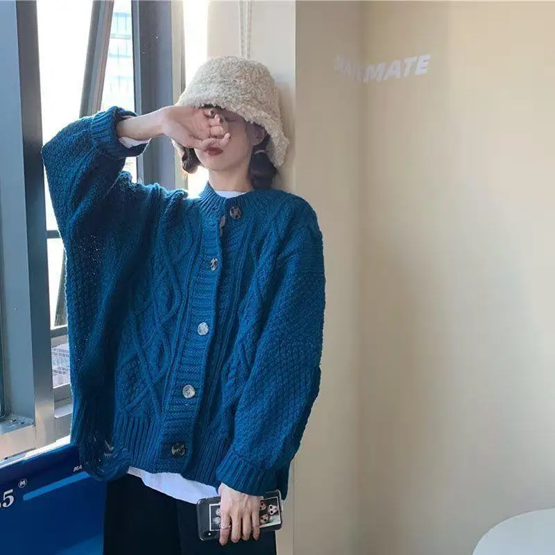 

Autumn and Winter New Korean Version Loose Simple Fashion Trend Cute Retro Cardigan Casual Wild Long-sleeved Sweater