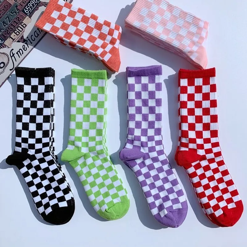 

2022Korea Harajuku Fashion Check Socks Street Fashion Sports Print Skateboard Socks Hip Hop Geometric Checkerboard Hip Hop Socks