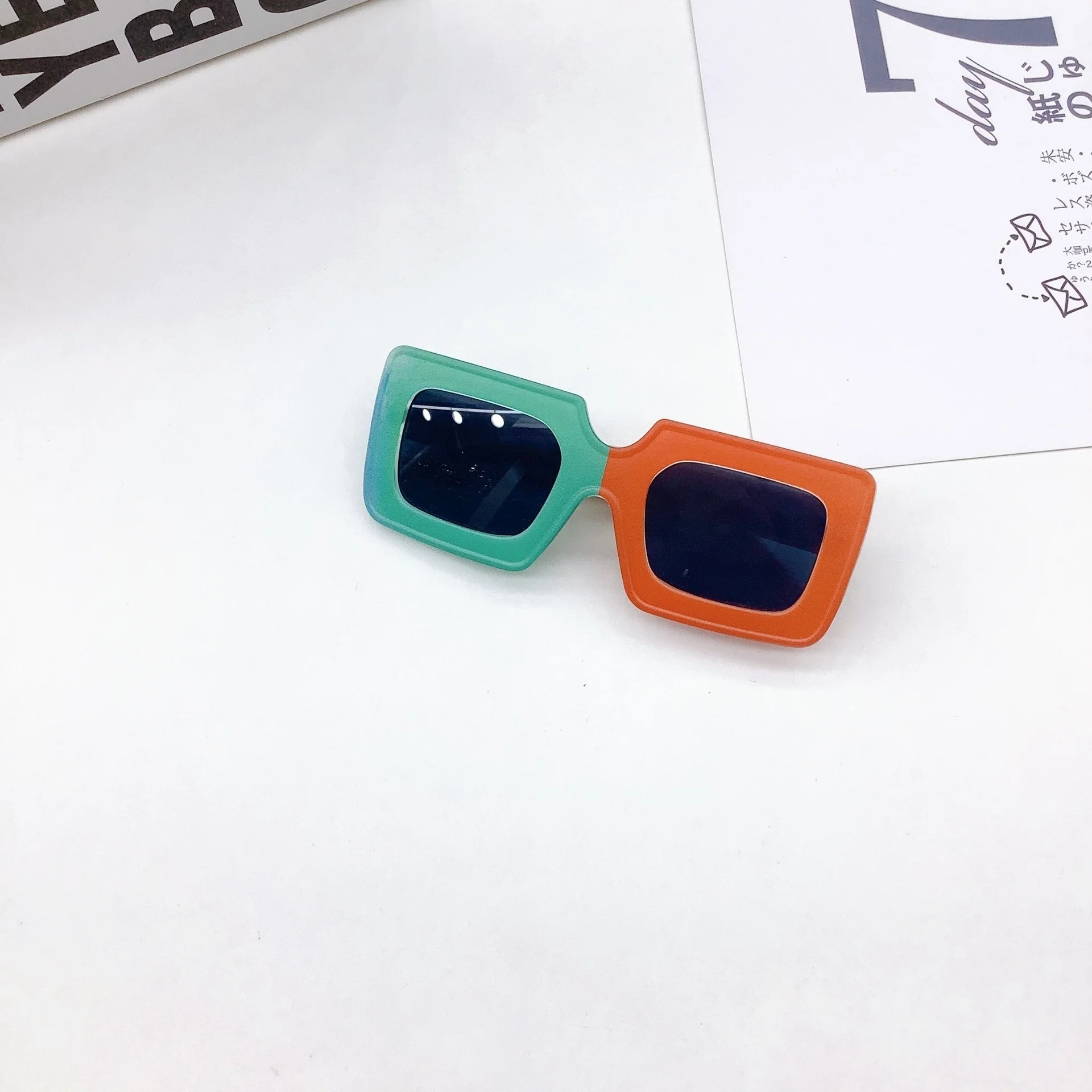 

Sunglasses New Children's Fashion Korean Trend Contrast Color Box Personalized UV Resistant Baby Sunglasses