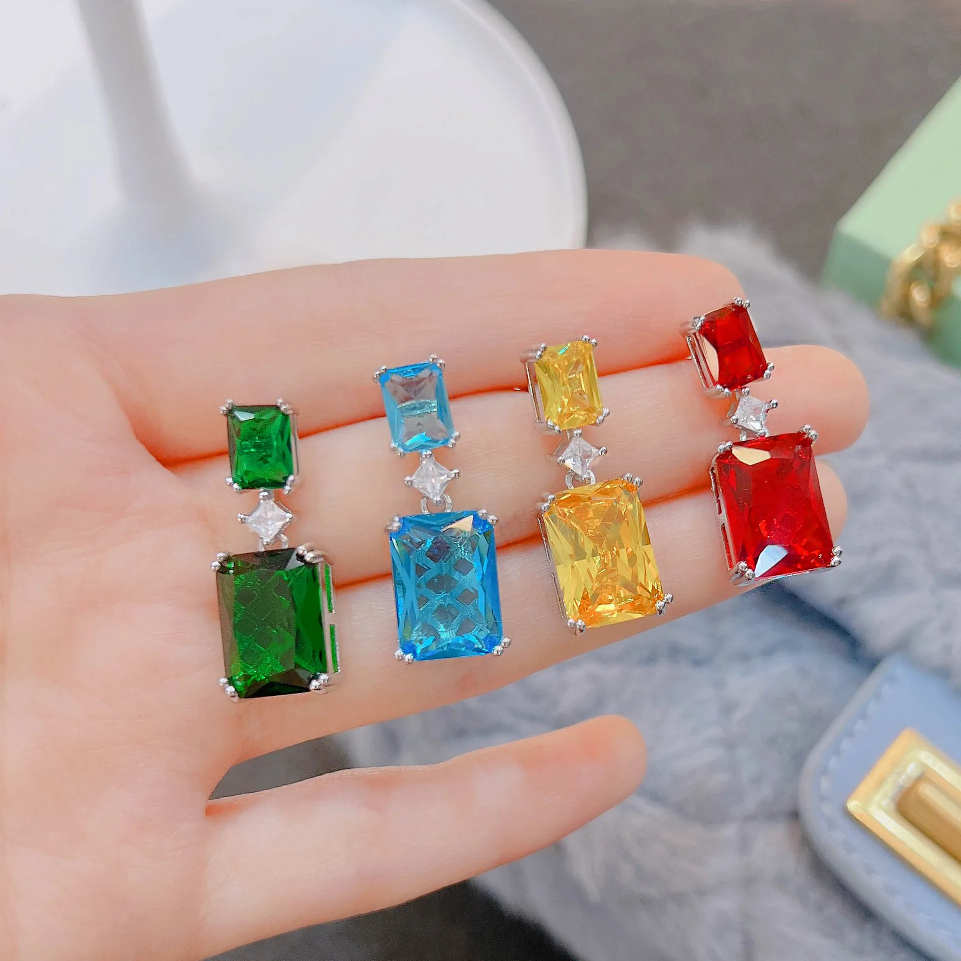 

Luxury Colorful Crystal Zirconia Earrings For Women 2022 New Red Green Blue Big Stones Dangle Earings Jewelry Wholesale